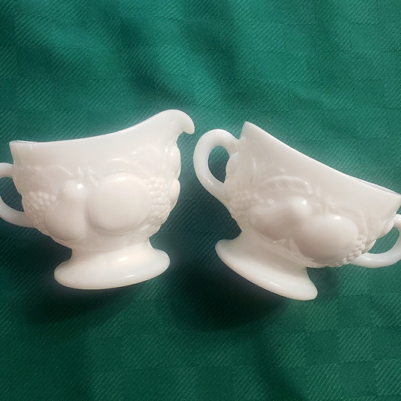 Westmoreland Dining Vintage Westmoreland Milk Glass Creamer And